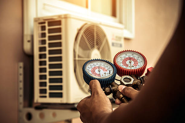 Professional Hvac technician working in Driftwood, TX